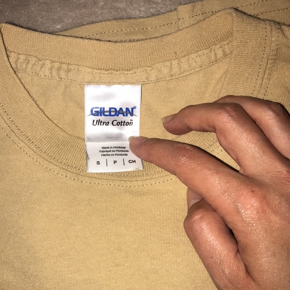 Gildan small Nashville tee tan and black - Picture 3 of 3